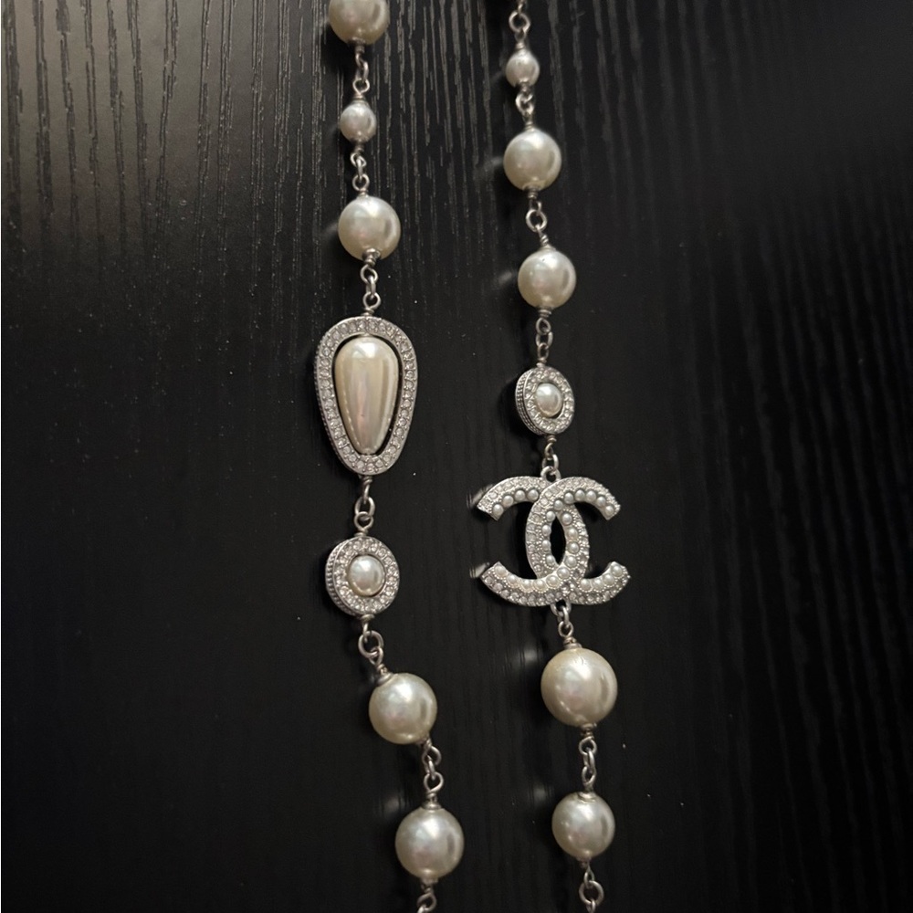 Chanel Authentic Long Faux Pearl Necklace - Picture 5 of 15